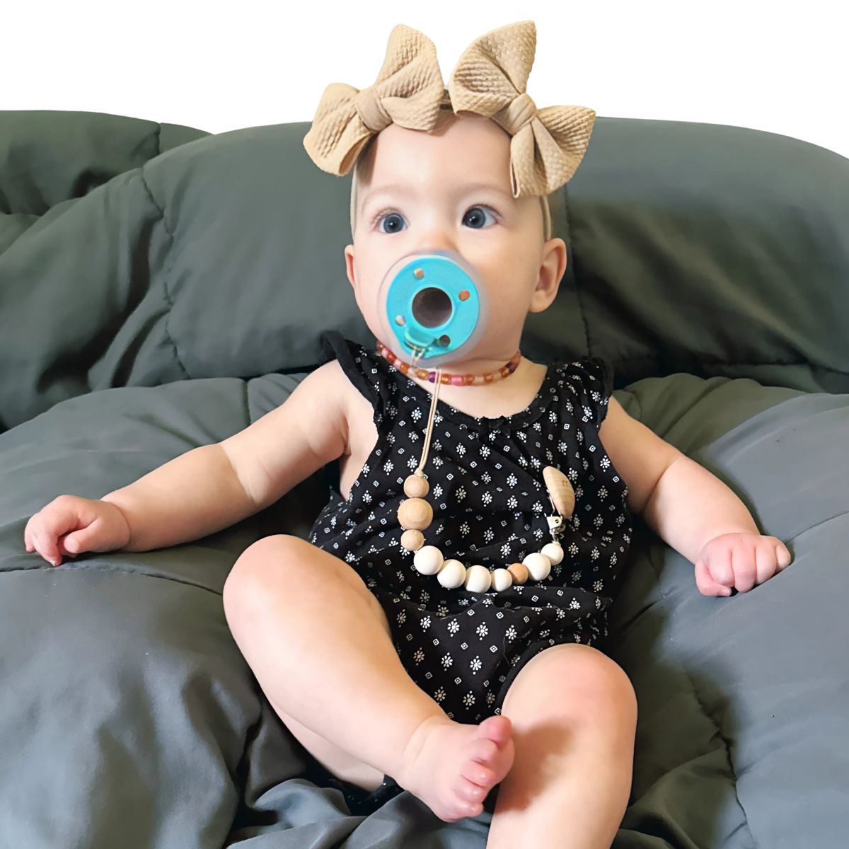 mōmi babypace pacifier clip