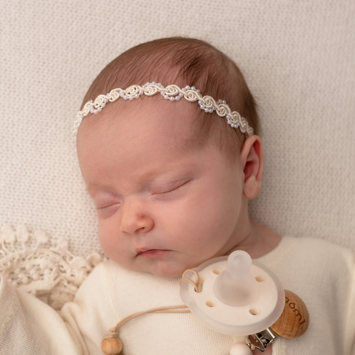 mōmi babypace pacifier gift set - pearl